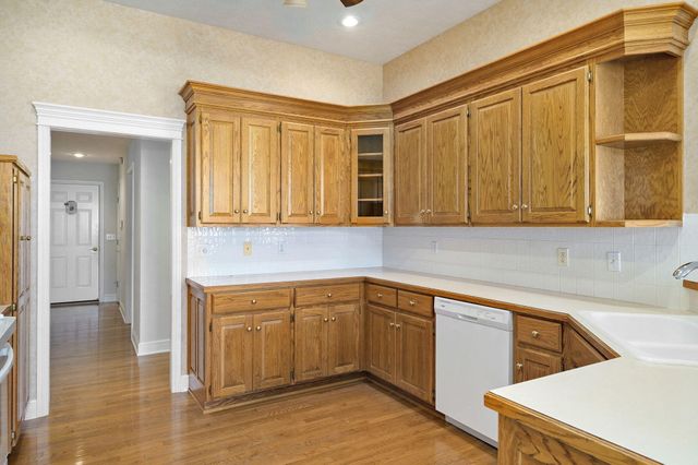 733 E Lakewood Street, Springfield, MO 65810