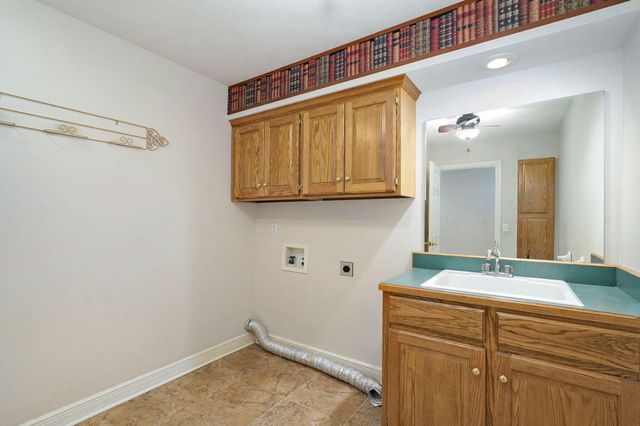 733 E Lakewood Street, Springfield, MO 65810