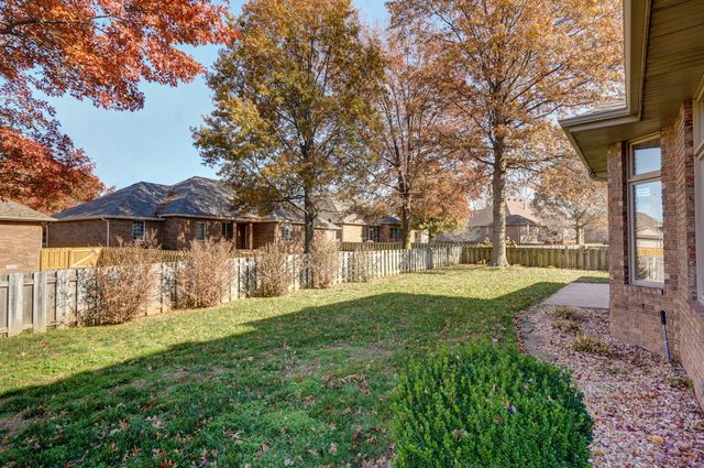 733 E Lakewood Street, Springfield, MO 65810