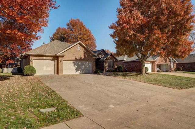 733 E Lakewood Street, Springfield, MO 65810