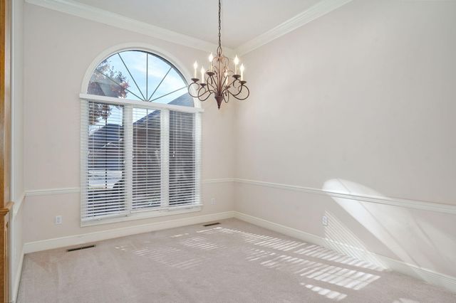 733 E Lakewood Street, Springfield, MO 65810