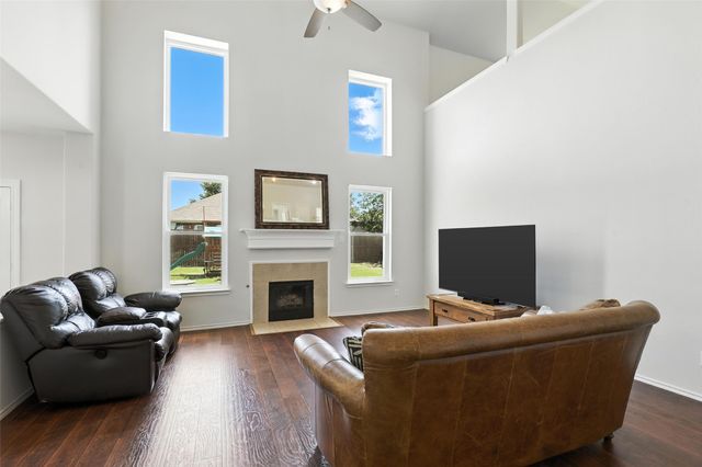 708 Crockett Drive, Mansfield, TX 76063