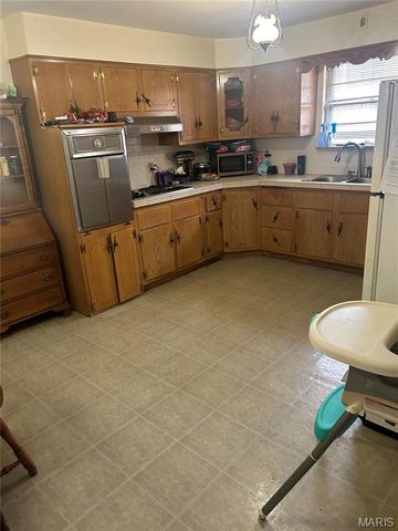 719 Washington Street, Highland, IL 62249