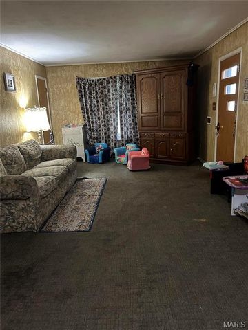 719 Washington Street, Highland, IL 62249