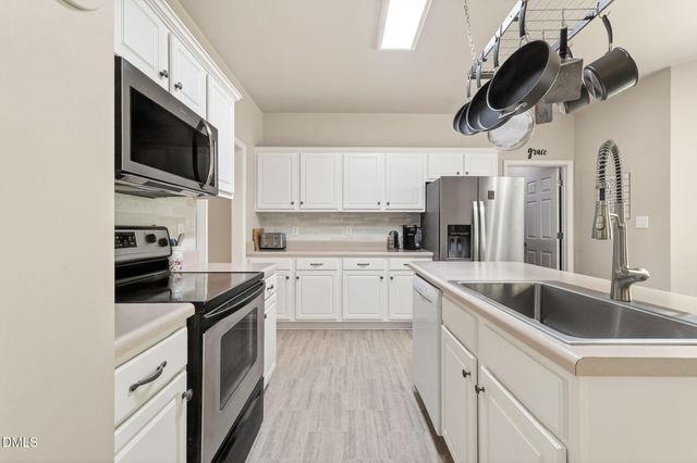 10 Roping Horn Way, Willow Spring, NC 27592