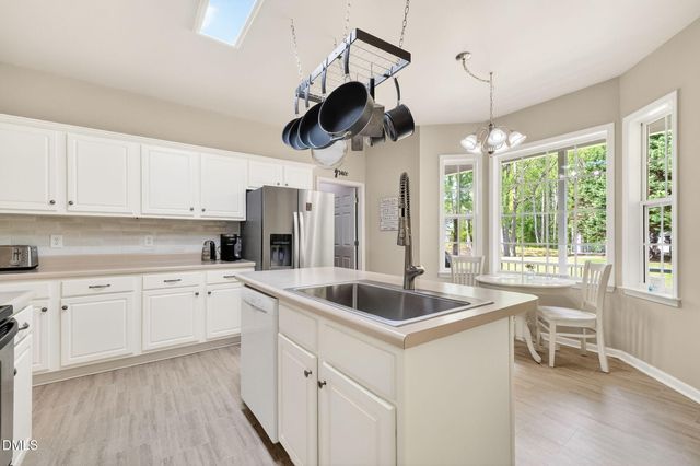 10 Roping Horn Way, Willow Spring, NC 27592