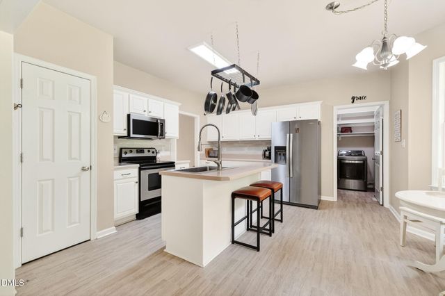 10 Roping Horn Way, Willow Spring, NC 27592