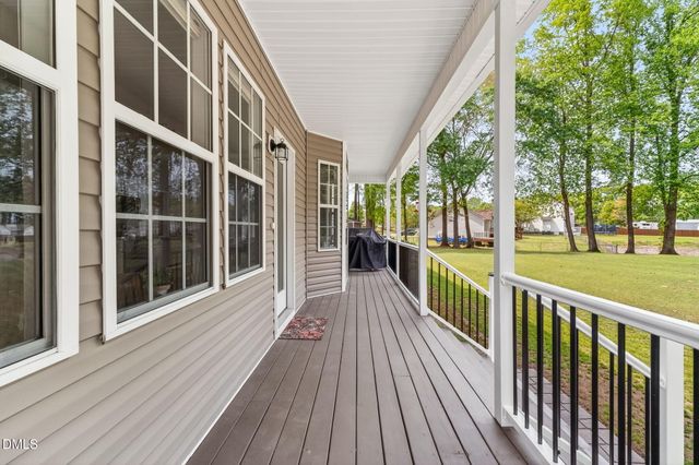 10 Roping Horn Way, Willow Spring, NC 27592