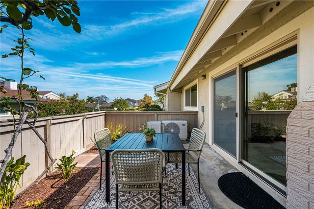 16 Driftwood 24, Irvine, CA 92604