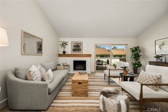 16 Driftwood 24, Irvine, CA 92604