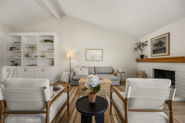 16 Driftwood 24, Irvine, CA 92604