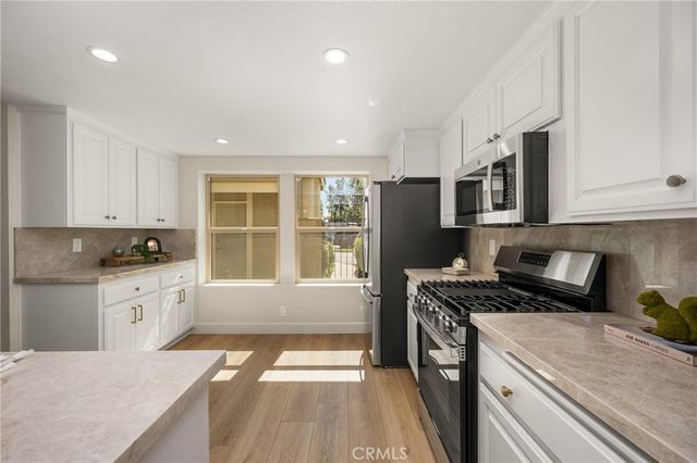 16 Driftwood 24, Irvine, CA 92604