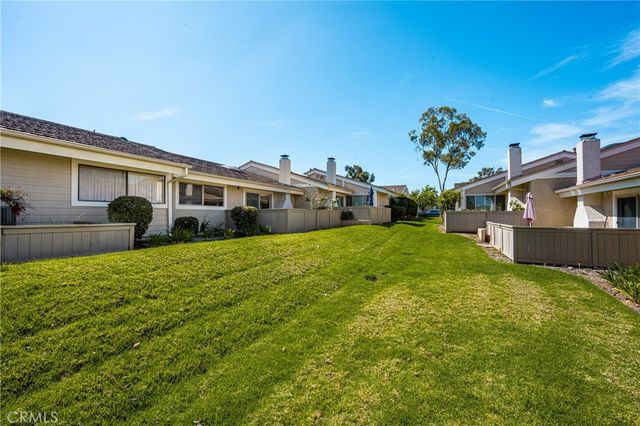 16 Driftwood 24, Irvine, CA 92604