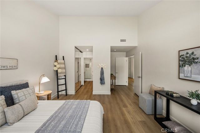 16 Driftwood 24, Irvine, CA 92604