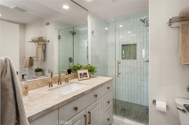 16 Driftwood 24, Irvine, CA 92604