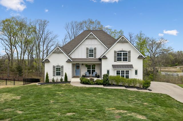 230 Amana Dr, Lebanon, TN 37087