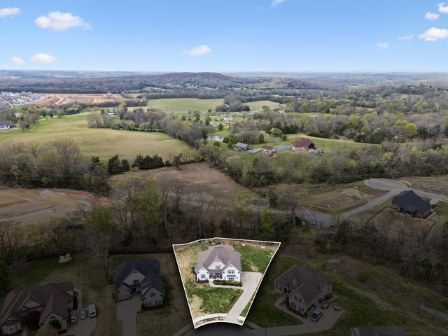 230 Amana Dr, Lebanon, TN 37087