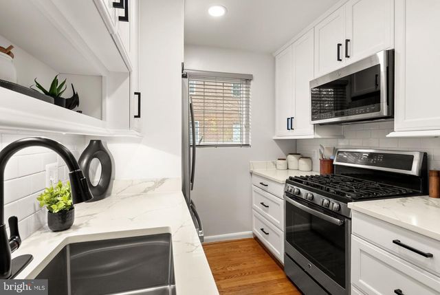 217 N EMERSON ST, Arlington, VA 22203