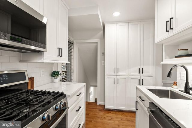 217 N EMERSON ST, Arlington, VA 22203