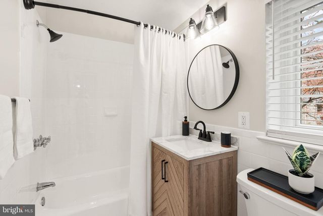 217 N EMERSON ST, Arlington, VA 22203