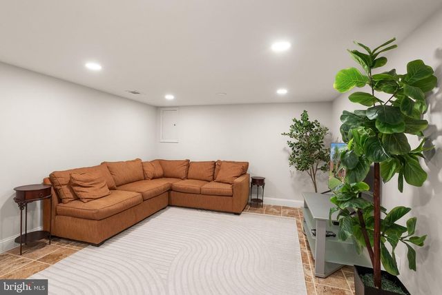 217 N EMERSON ST, Arlington, VA 22203