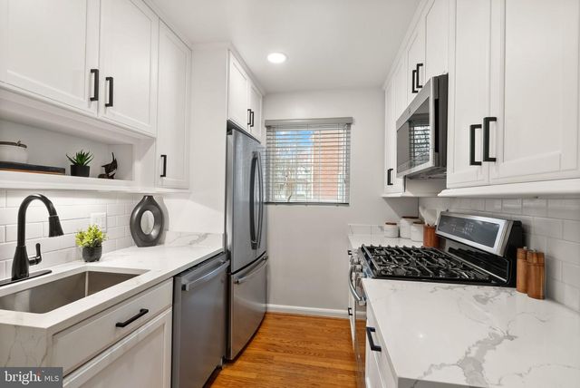 217 N EMERSON ST, Arlington, VA 22203