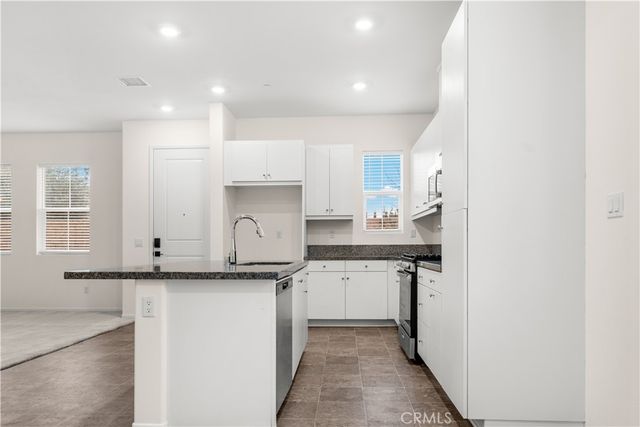 15901 Stresa Lane 6, Fontana, CA 92336