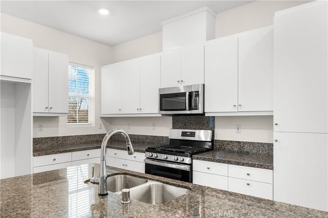 15901 Stresa Lane 6, Fontana, CA 92336