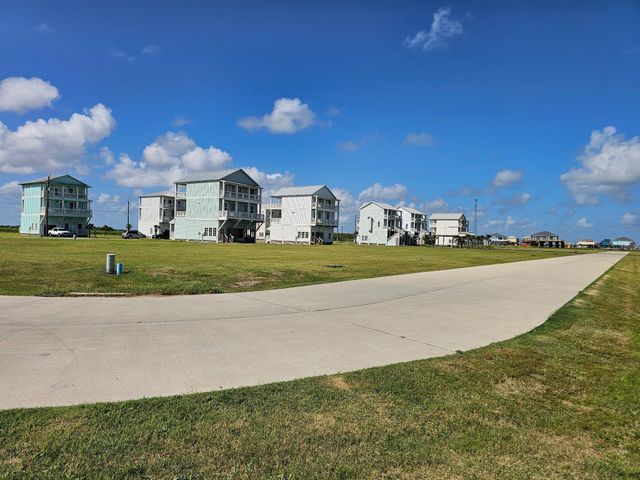 618 Arlo Terrace, Gilchrist, TX 77617