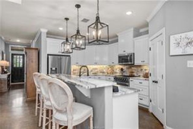 4423 Toddington Lane, College Station, TX 77845