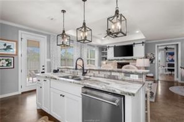 4423 Toddington Lane, College Station, TX 77845
