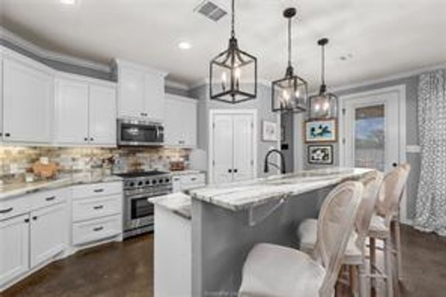 4423 Toddington Lane, College Station, TX 77845