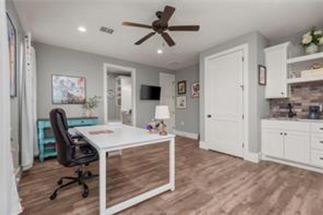 4423 Toddington Lane, College Station, TX 77845