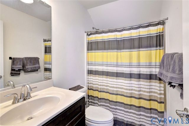 5156 Brandon Pines Dr, Providence Forge, VA 23140