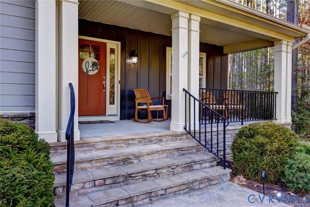 5156 Brandon Pines Dr, Providence Forge, VA 23140