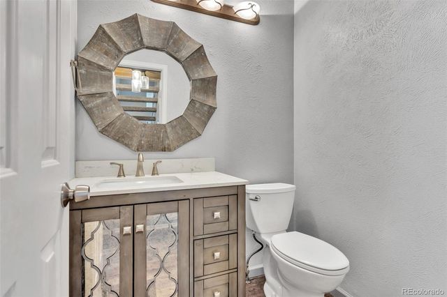 3711 S Espana Way, Aurora, CO 80013