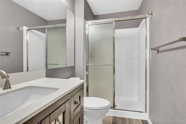 3711 S Espana Way, Aurora, CO 80013