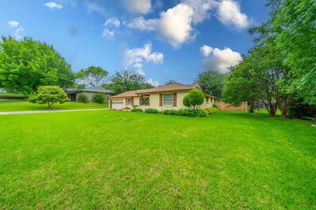 6924 Bal Lake Drive, Fort Worth, TX 76116