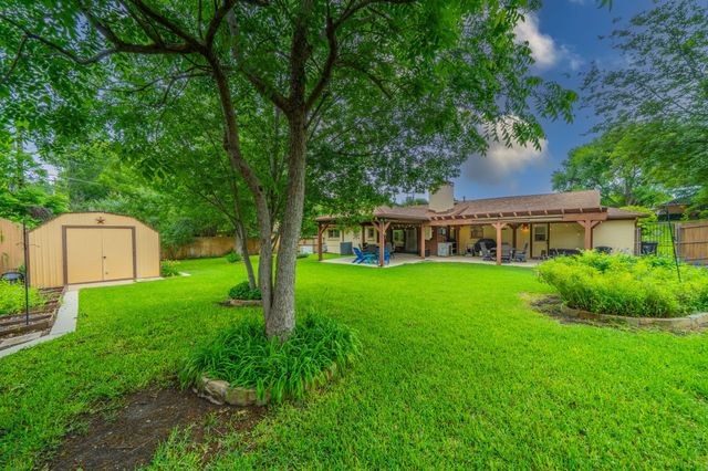 6924 Bal Lake Drive, Fort Worth, TX 76116