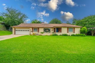 6924 Bal Lake Drive, Fort Worth, TX 76116