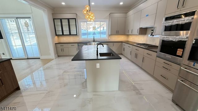 24 Peterson Rd, Wayne Twp., NJ 07470