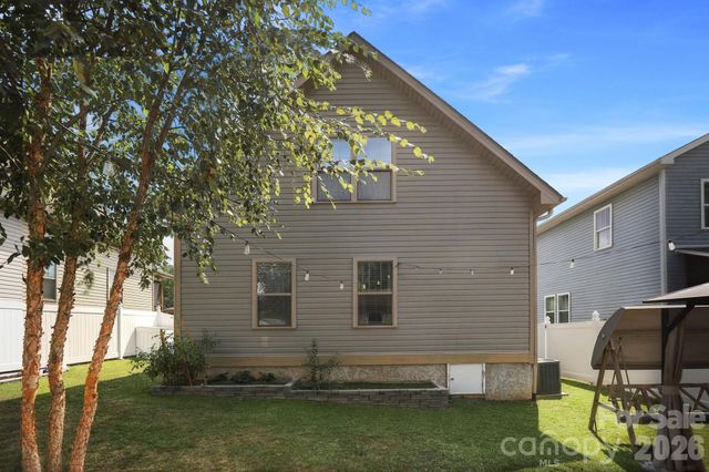 11 Yarrow Meadow Road, Weaverville, NC 28787