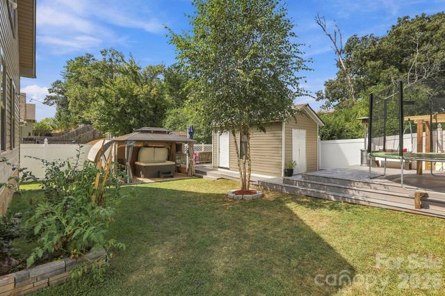 11 Yarrow Meadow Road, Weaverville, NC 28787