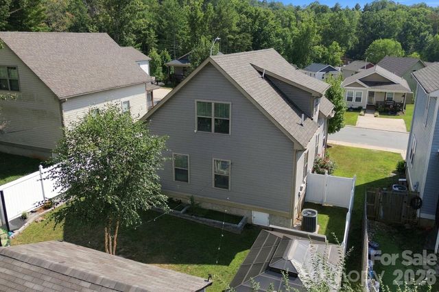 11 Yarrow Meadow Road, Weaverville, NC 28787