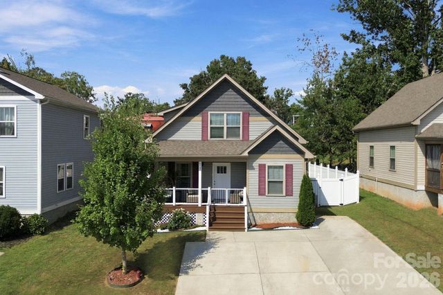 11 Yarrow Meadow Road, Weaverville, NC 28787