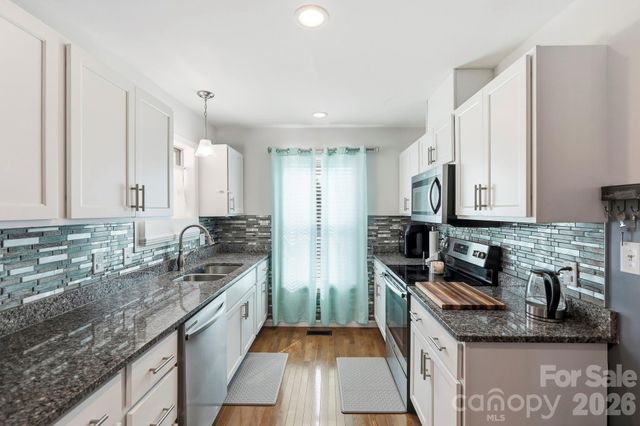 11 Yarrow Meadow Road, Weaverville, NC 28787
