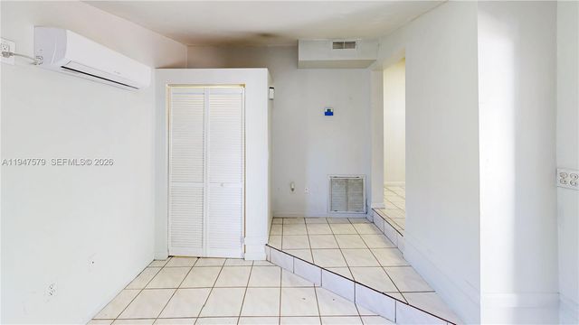 151 W 44th St, Hialeah, FL 33012