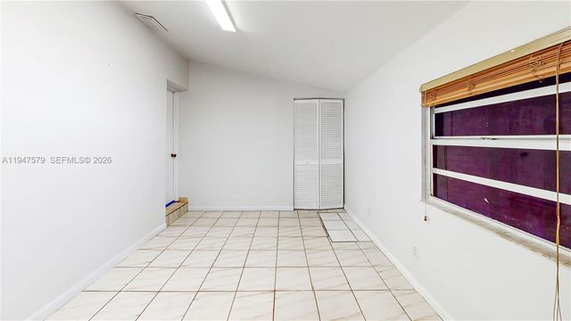 151 W 44th St, Hialeah, FL 33012