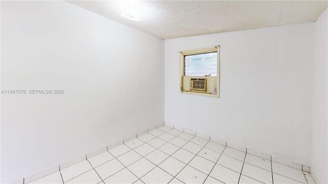 151 W 44th St, Hialeah, FL 33012