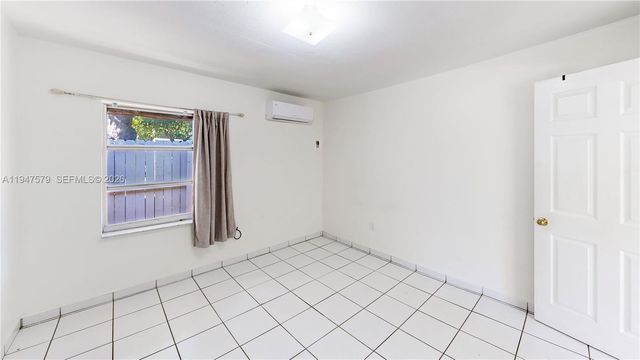 151 W 44th St, Hialeah, FL 33012